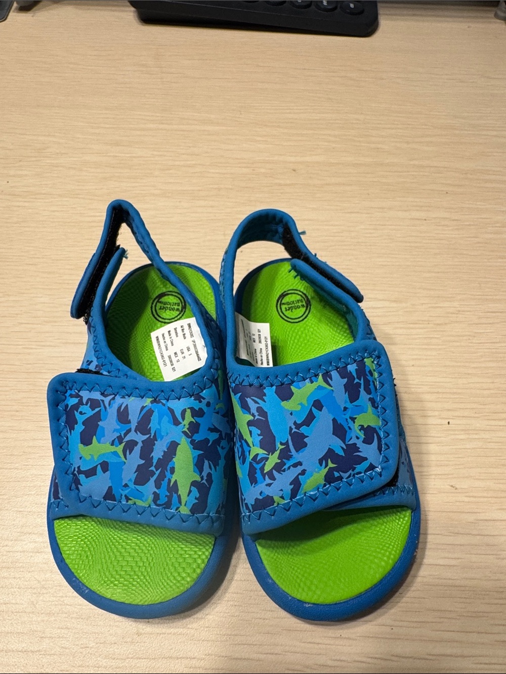 wonder nation Blue & Green Shark-Print Hook-and-Loop Sandals